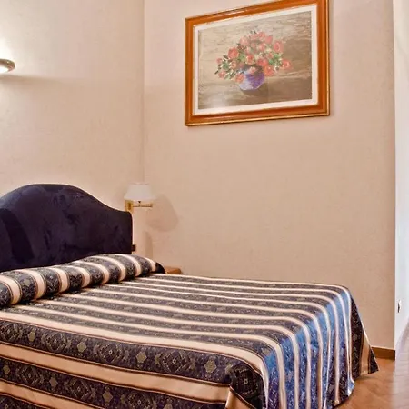 Brignole 3* ג'נובה